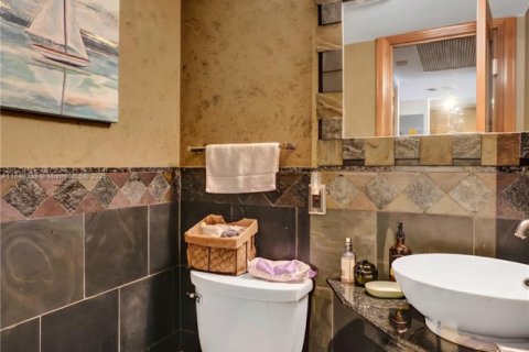 Купить кондоминиум в Халландейл-Бич, Флорида 1 спальня, 85.93м2, № 1982447 - фото 20