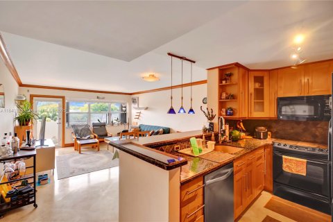 Купить кондоминиум в Халландейл-Бич, Флорида 1 спальня, 85.93м2, № 1982447 - фото 8