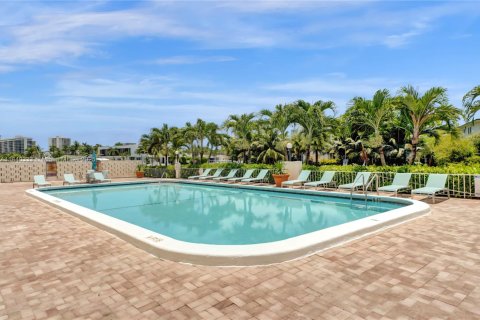 Купить кондоминиум в Халландейл-Бич, Флорида 1 спальня, 85.93м2, № 1982447 - фото 27