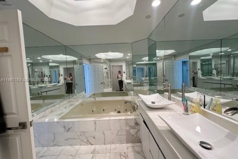 Снять в аренду кондоминиум в Авентура, Флорида 2 спальни, 169.08м2, № 2153574 - фото 7