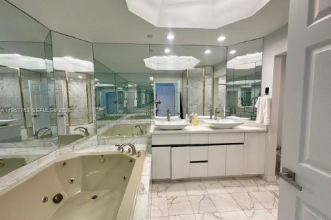 Снять в аренду кондоминиум в Авентура, Флорида 2 спальни, 169.08м2, № 2153574 - фото 10