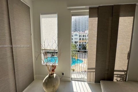 Снять в аренду кондоминиум в Авентура, Флорида 2 спальни, 169.08м2, № 2153574 - фото 18