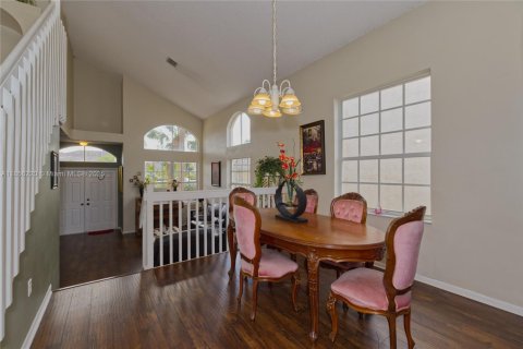 House in Pembroke Pines, Florida 4 bedrooms, 193.89 sq.m. № 1880146 - photo 17