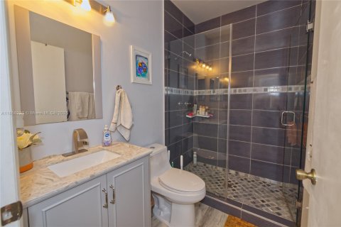 House in Pembroke Pines, Florida 4 bedrooms, 193.89 sq.m. № 1880146 - photo 21