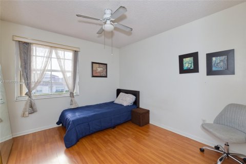House in Pembroke Pines, Florida 4 bedrooms, 193.89 sq.m. № 1880146 - photo 29
