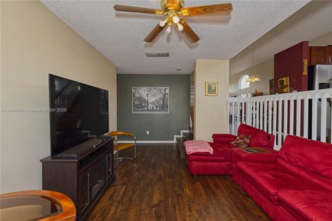 House in Pembroke Pines, Florida 4 bedrooms, 193.89 sq.m. № 1880146 - photo 20