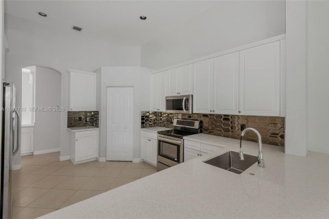 Купить виллу или дом в Уэстон, Флорида 5 спален, 301м2, № 1976012 - фото 5