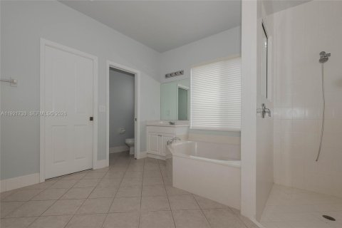 Купить виллу или дом в Уэстон, Флорида 5 спален, 301м2, № 1976012 - фото 21