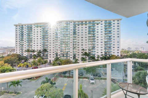 Copropriété à vendre à Sunny Isles Beach, Floride: 1 chambre, 93.37 m2 № 2260455 - photo 10