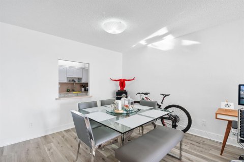 Copropriété à vendre à Sunny Isles Beach, Floride: 1 chambre, 93.37 m2 № 2260455 - photo 11