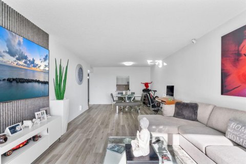 Copropriété à vendre à Sunny Isles Beach, Floride: 1 chambre, 93.37 m2 № 2260455 - photo 3