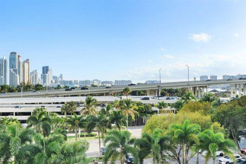 Copropriété à vendre à Sunny Isles Beach, Floride: 1 chambre, 93.37 m2 № 2260455 - photo 25