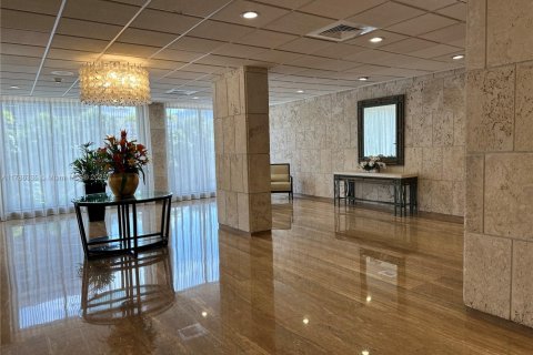 Condominio en alquiler en Hallandale Beach, Florida, 1 dormitorio, 80.82 m2 № 1862880 - foto 14