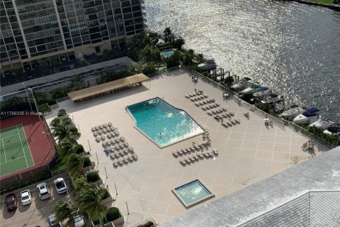 Condominio en alquiler en Hallandale Beach, Florida, 1 dormitorio, 80.82 m2 № 1862880 - foto 17