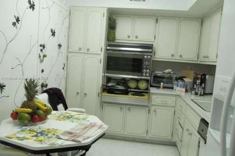 Condominio en alquiler en Hallandale Beach, Florida, 1 dormitorio, 80.82 m2 № 1862880 - foto 9