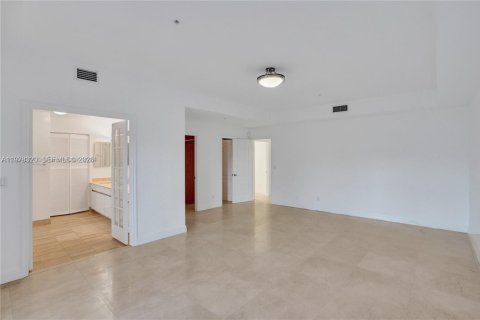 Touwnhouse à vendre à Miami Beach, Floride: 3 chambres, 245.26 m2 № 2042615 - photo 21