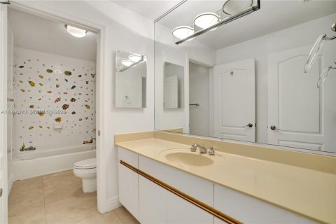 Touwnhouse à vendre à Miami Beach, Floride: 3 chambres, 245.26 m2 № 2042615 - photo 30