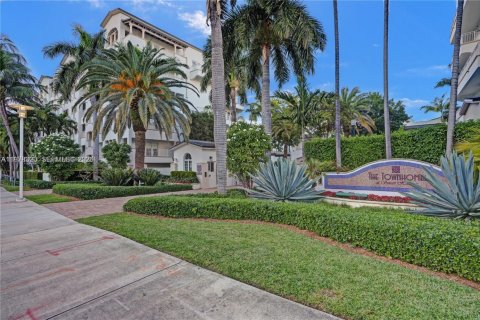 Touwnhouse à vendre à Miami Beach, Floride: 3 chambres, 245.26 m2 № 2042615 - photo 2