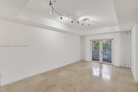 Touwnhouse à vendre à Miami Beach, Floride: 3 chambres, 245.26 m2 № 2042615 - photo 17