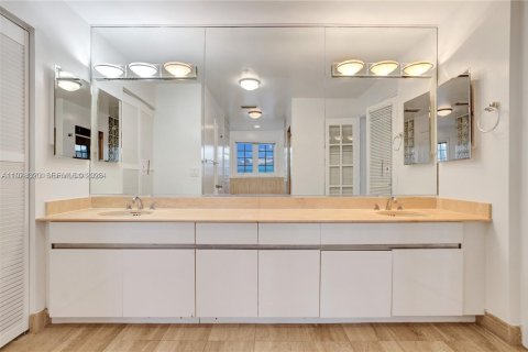 Touwnhouse à vendre à Miami Beach, Floride: 3 chambres, 245.26 m2 № 2042615 - photo 26