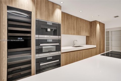 Touwnhouse à vendre à Miami Beach, Floride: 3 chambres, 245.26 m2 № 2042615 - photo 12