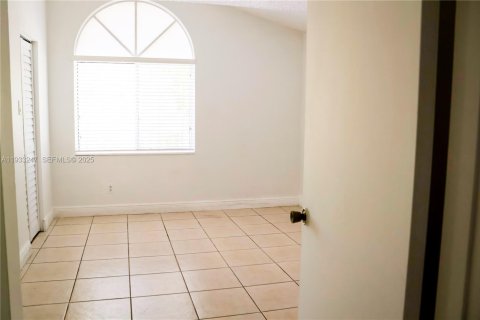 Снять в аренду кондоминиум в Майами, Флорида 2 спальни, 99.87м2, № 1991168 - фото 22