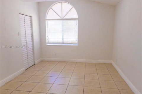 Снять в аренду кондоминиум в Майами, Флорида 2 спальни, 99.87м2, № 1991168 - фото 7