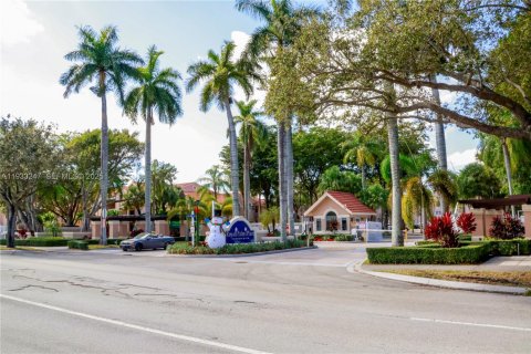 Снять в аренду кондоминиум в Майами, Флорида 2 спальни, 99.87м2, № 1991168 - фото 30