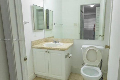 Снять в аренду кондоминиум в Майами, Флорида 2 спальни, 99.87м2, № 1991168 - фото 18