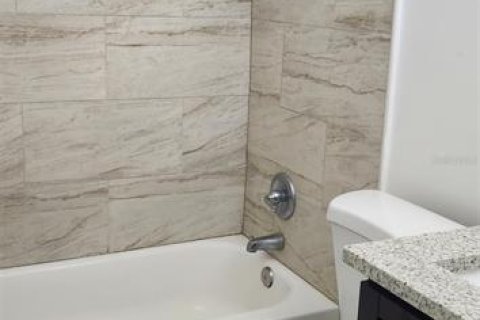 Commercial property in Tallahassee, Florida 8 bedrooms, 126.63 sq.m. № 1915434 - photo 10