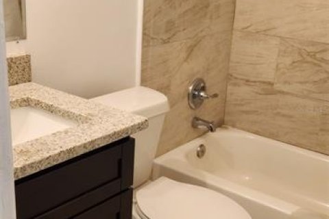 Commercial property in Tallahassee, Florida 8 bedrooms, 126.63 sq.m. № 1915434 - photo 11
