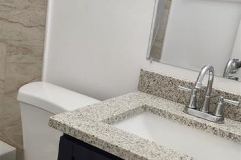 Commercial property in Tallahassee, Florida 8 bedrooms, 126.63 sq.m. № 1915434 - photo 9
