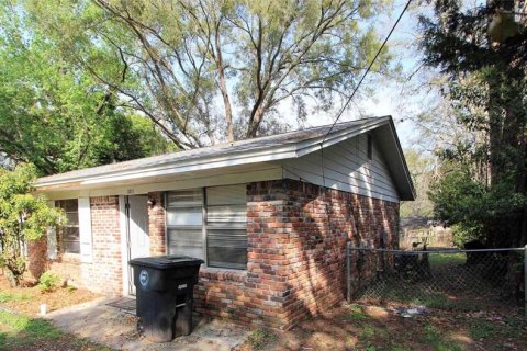 Commercial property in Tallahassee, Florida 8 bedrooms, 126.63 sq.m. № 1915434 - photo 2