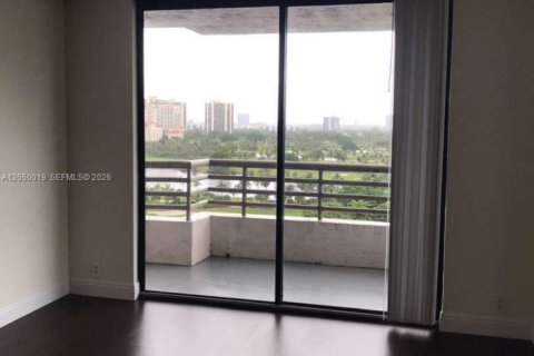 Condo in Aventura, Florida, 2 bedrooms  № 2246442 - photo 14