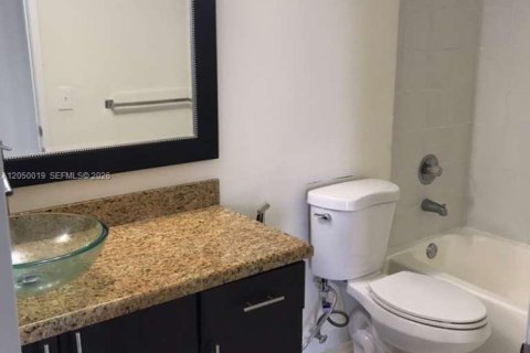 Condo in Aventura, Florida, 2 bedrooms  № 2246442 - photo 21