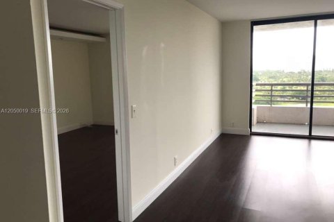 Condo in Aventura, Florida, 2 bedrooms  № 2246442 - photo 2