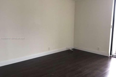 Condo in Aventura, Florida, 2 bedrooms  № 2246442 - photo 4