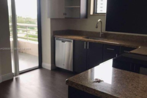 Condo in Aventura, Florida, 2 bedrooms  № 2246442 - photo 24