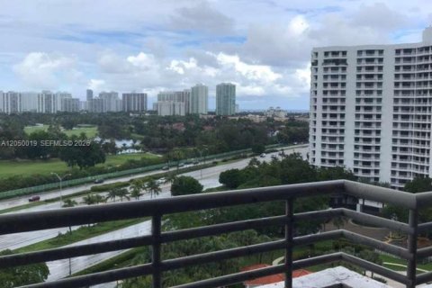 Condo in Aventura, Florida, 2 bedrooms  № 2246442 - photo 19
