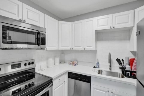 Immobilier commercial à vendre à Lauderdale Lakes, Floride: 328.32 m2 № 2152931 - photo 5
