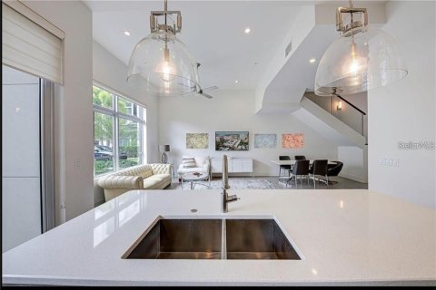 House in Sarasota, Florida 2 bedrooms, 162.3 sq.m. № 1253751 - photo 7
