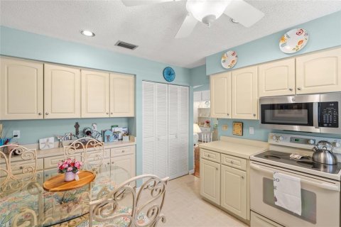 Villa ou maison à vendre à Sarasota, Floride: 2 chambres, 149.48 m2 № 2197699 - photo 13