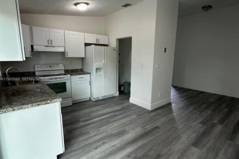 Купить таунхаус в Хомстед, Флорида 3 спальни, 111.48м2, № 2027851 - фото 20