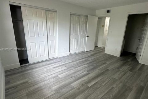 Купить таунхаус в Хомстед, Флорида 3 спальни, 111.48м2, № 2027851 - фото 16