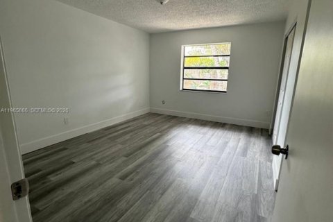 Купить таунхаус в Хомстед, Флорида 3 спальни, 111.48м2, № 2027851 - фото 17