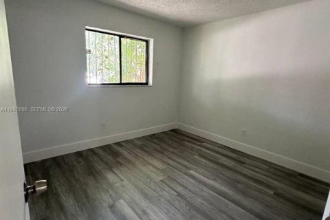 Купить таунхаус в Хомстед, Флорида 3 спальни, 111.48м2, № 2027851 - фото 13