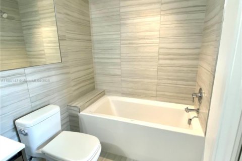 Condo in Coral Gables, Florida, 1 bedroom  № 1881596 - photo 19