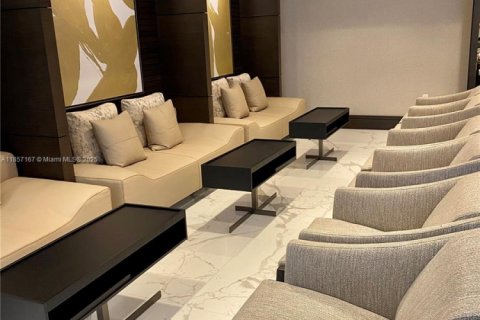 Condo in Coral Gables, Florida, 1 bedroom  № 1881596 - photo 10