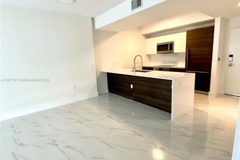 Condo in Coral Gables, Florida, 1 bedroom  № 1881596 - photo 15