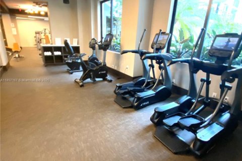 Condo in Coral Gables, Florida, 1 bedroom  № 1881596 - photo 13